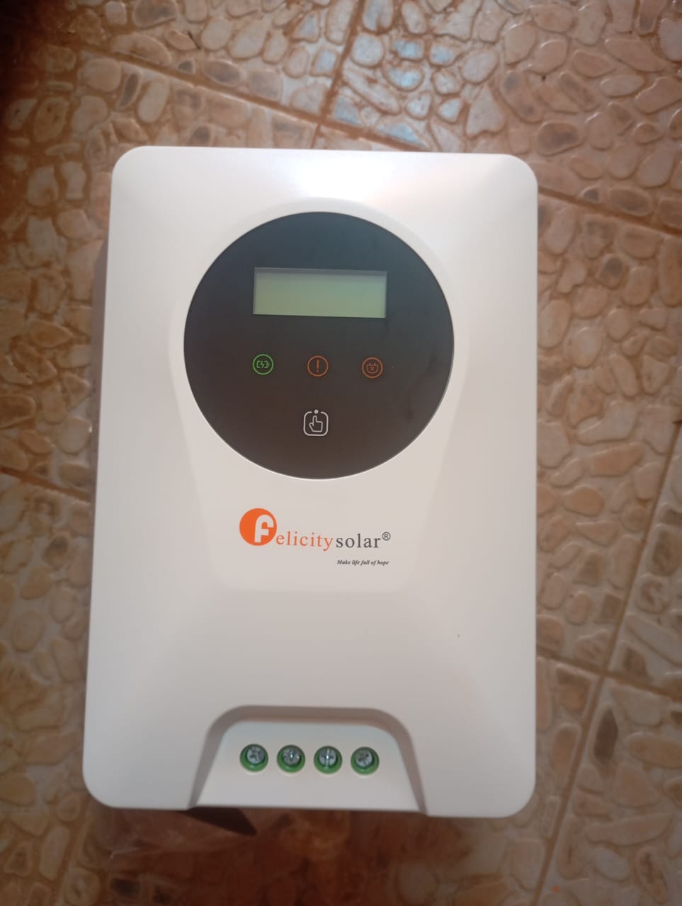 RÉGULATEUR DE CHARGE 60A